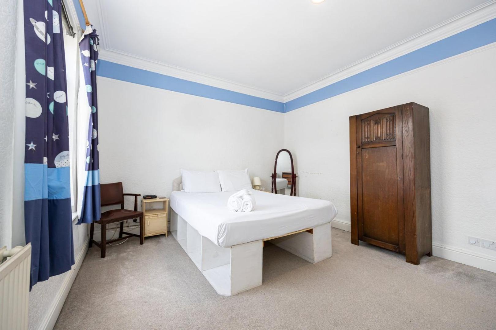 מנצ'סטר Guestready - Enchanting Life In Gorse Hill מראה חיצוני תמונה