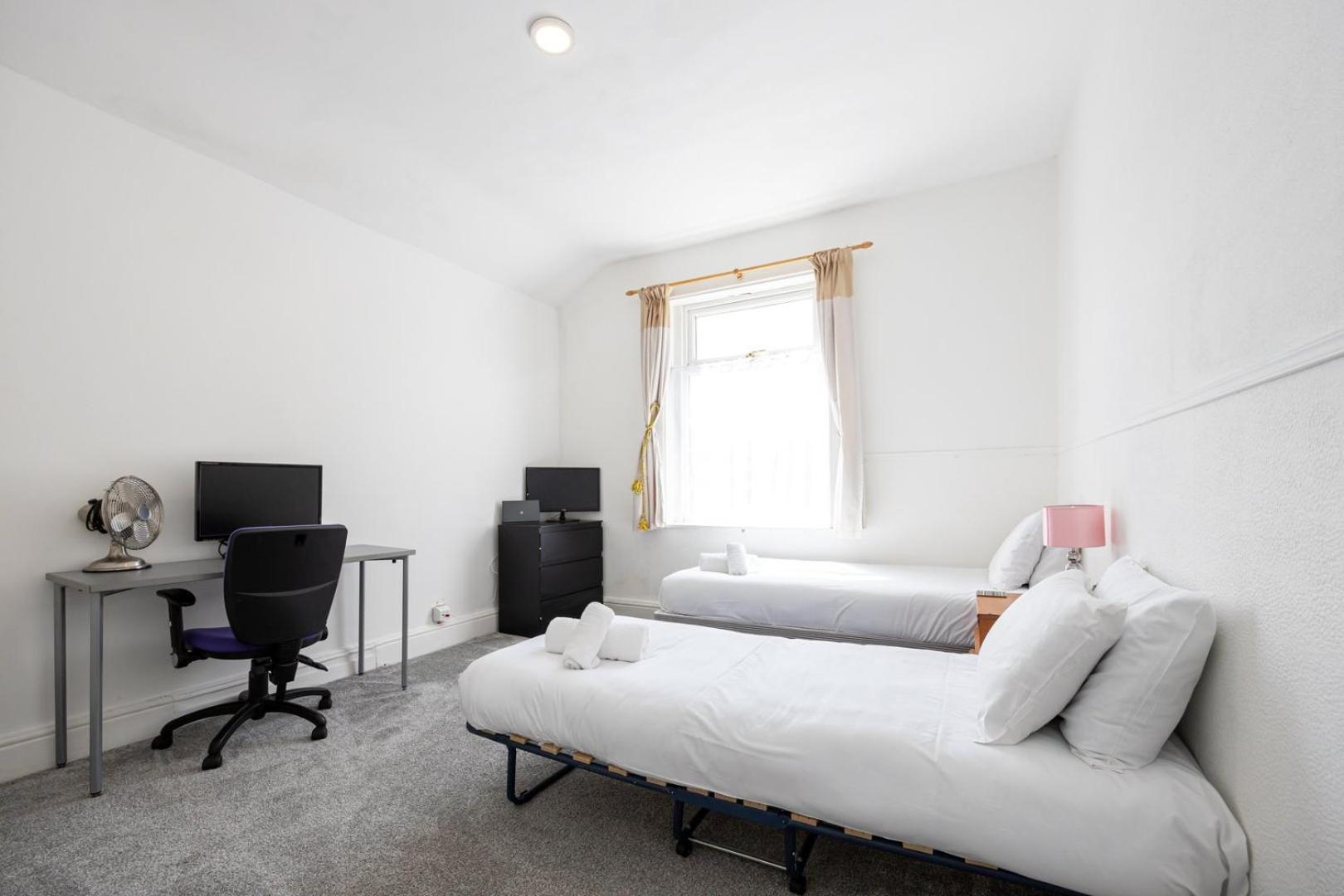 מנצ'סטר Guestready - Enchanting Life In Gorse Hill מראה חיצוני תמונה