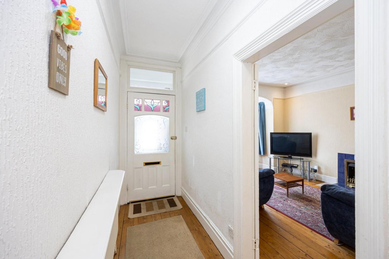 מנצ'סטר Guestready - Enchanting Life In Gorse Hill מראה חיצוני תמונה