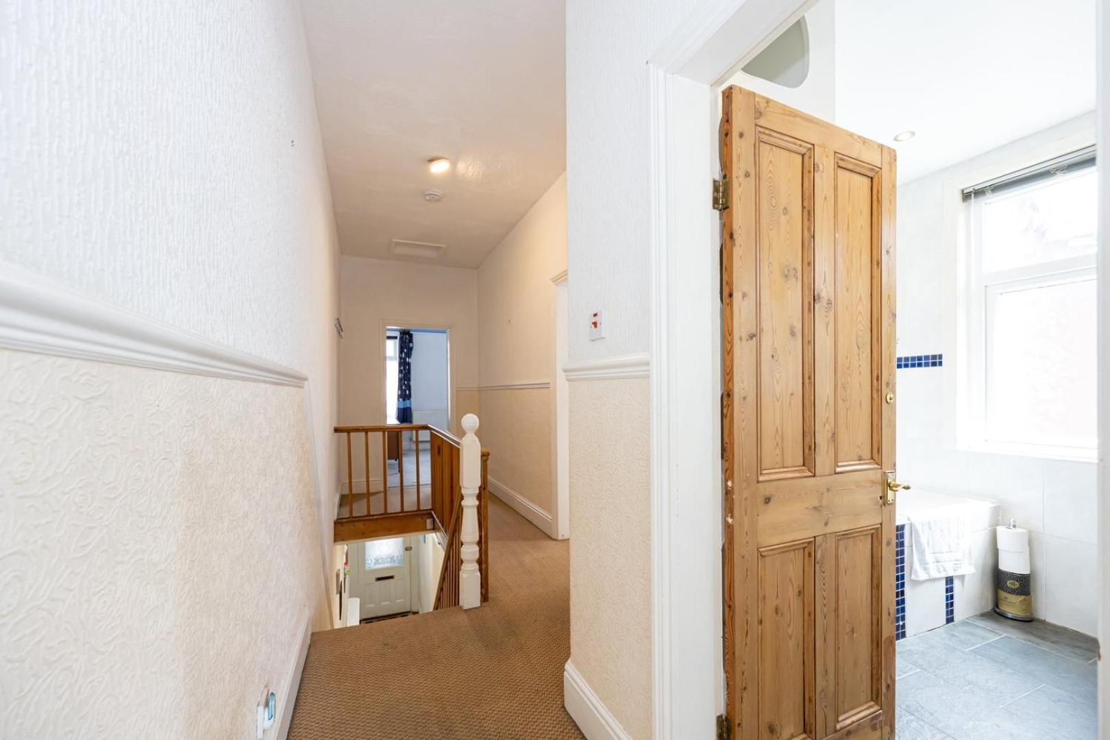 מנצ'סטר Guestready - Enchanting Life In Gorse Hill מראה חיצוני תמונה