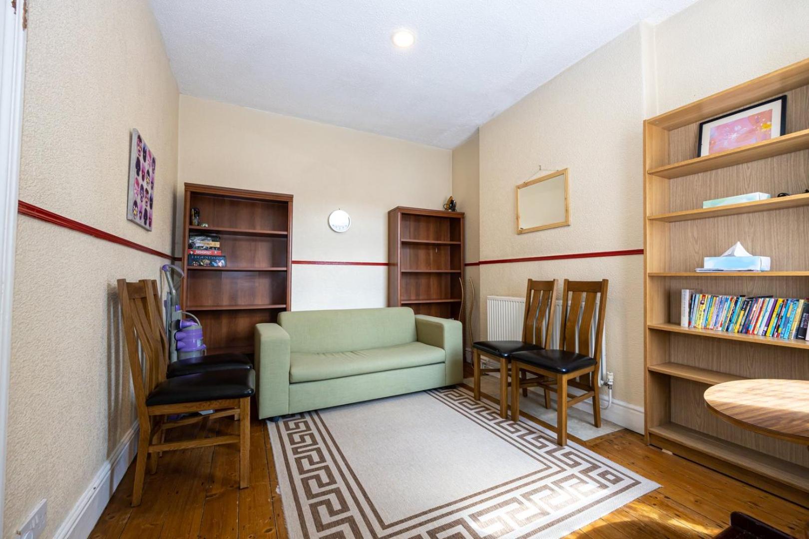 מנצ'סטר Guestready - Enchanting Life In Gorse Hill מראה חיצוני תמונה