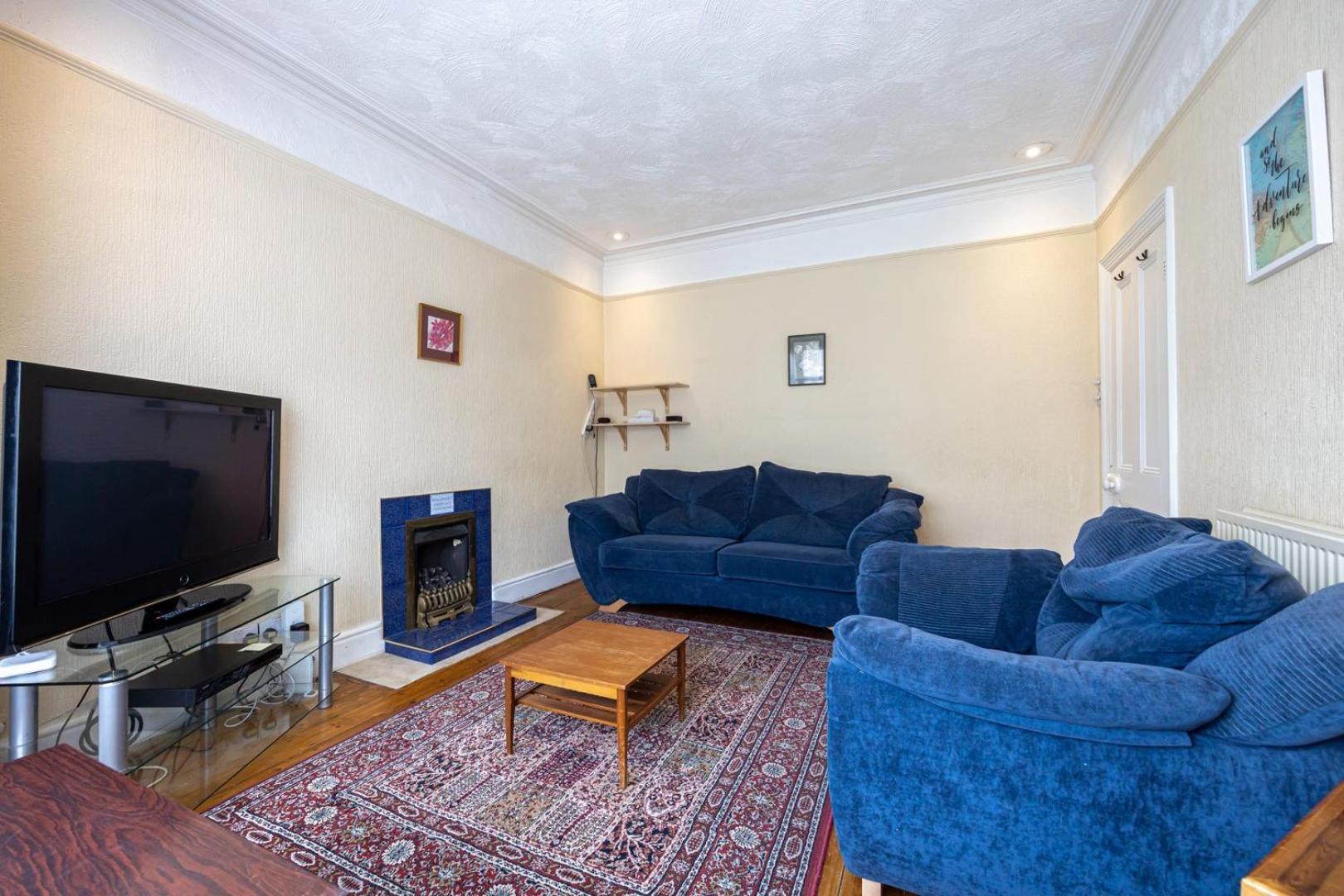 מנצ'סטר Guestready - Enchanting Life In Gorse Hill מראה חיצוני תמונה