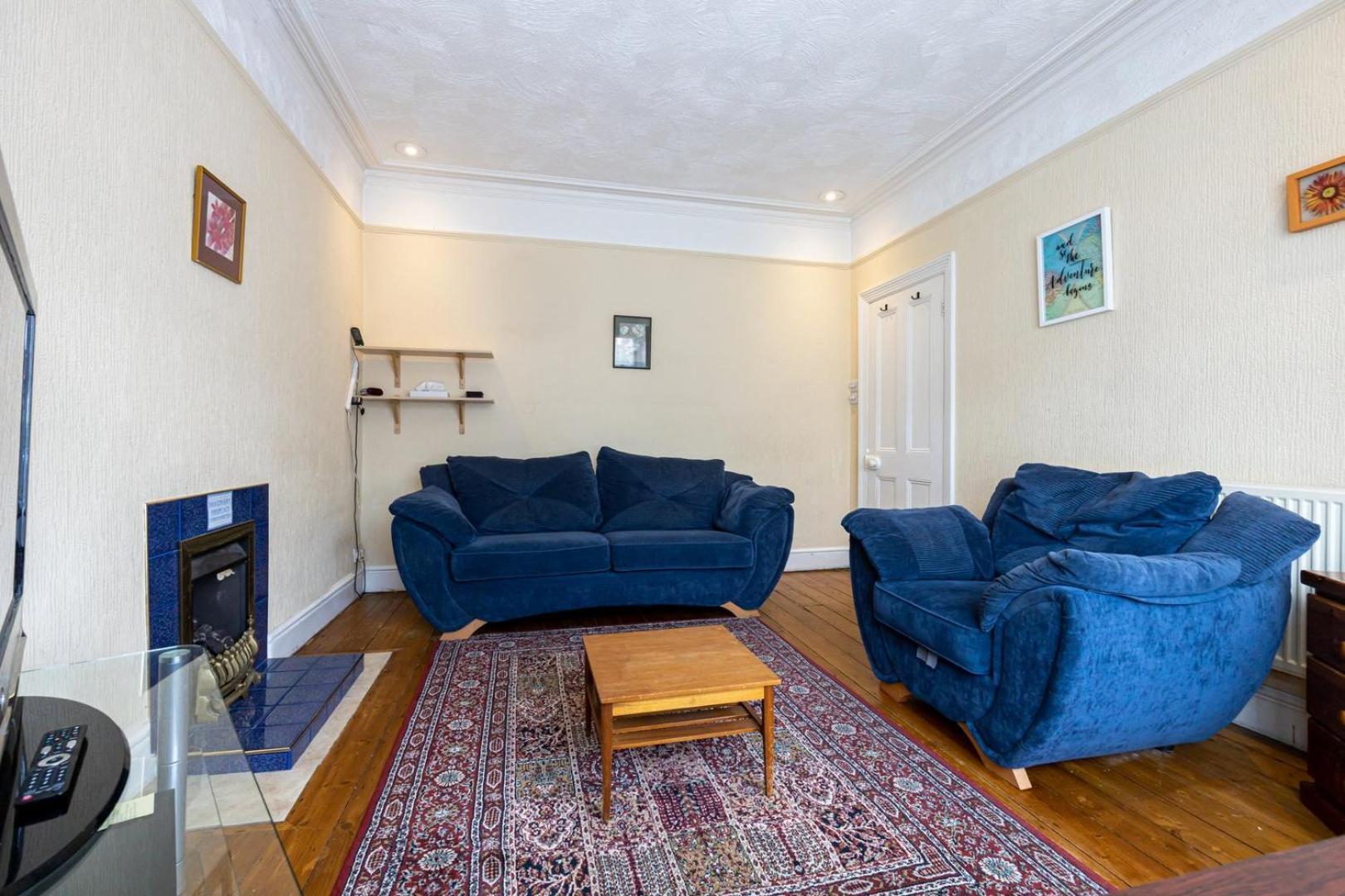 מנצ'סטר Guestready - Enchanting Life In Gorse Hill מראה חיצוני תמונה