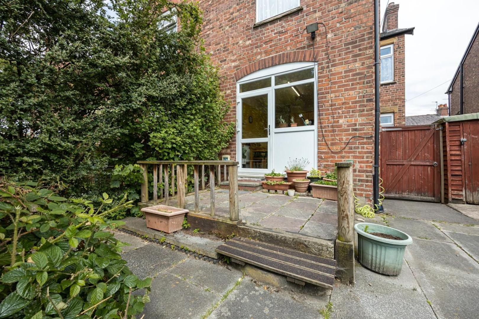 מנצ'סטר Guestready - Enchanting Life In Gorse Hill מראה חיצוני תמונה