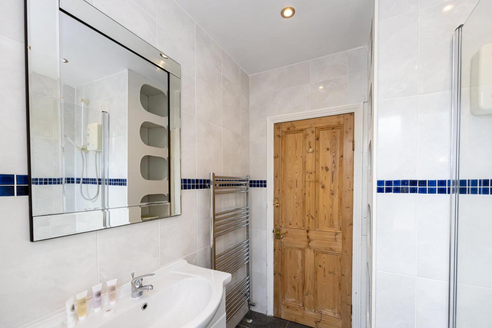מנצ'סטר Guestready - Enchanting Life In Gorse Hill מראה חיצוני תמונה